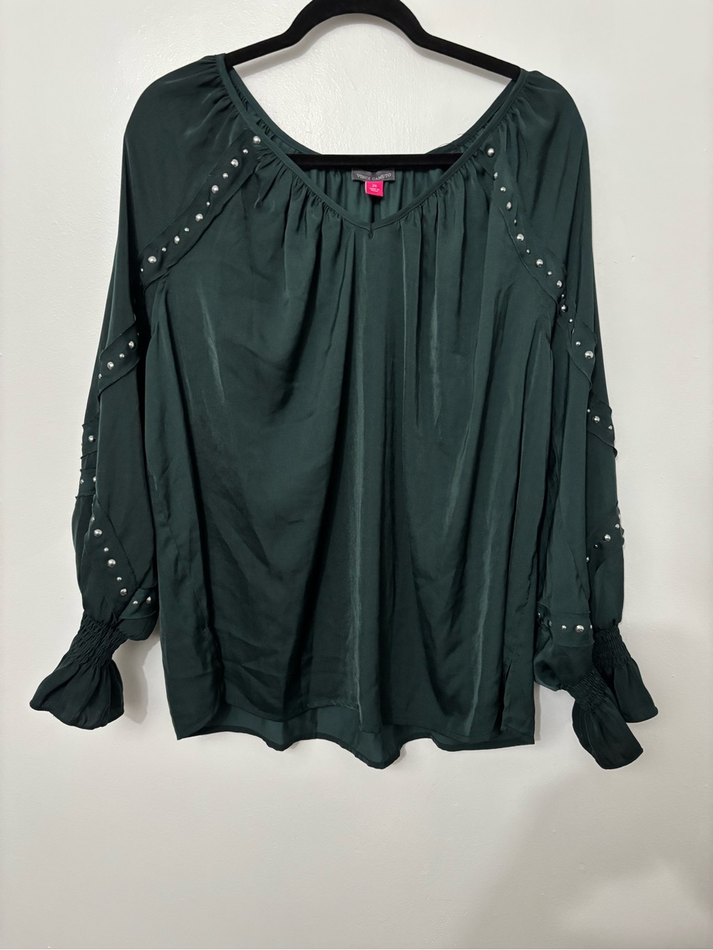 Vince Camuto Forest Green Studded Peasant Top 2x.